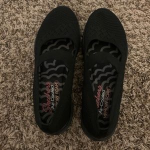 Skechers memory foam shoes size 6